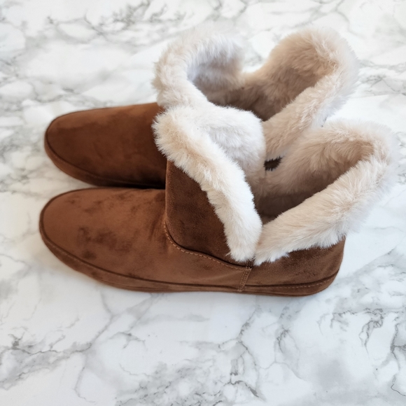Capelli of New York Shoes Nestwell Booties Slippers Sherpa 9 Poshmark